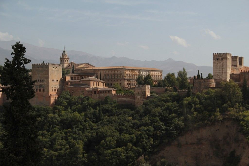 Vista de la Alhambra de Granada desde el mirador de San Nicolás