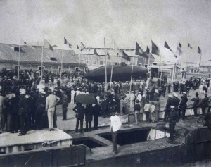 Botadura del submarino Peral el 8 de septiembre de 1888