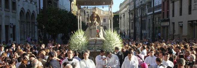 Procesión de la Virgen de los Reyes en Sevilla